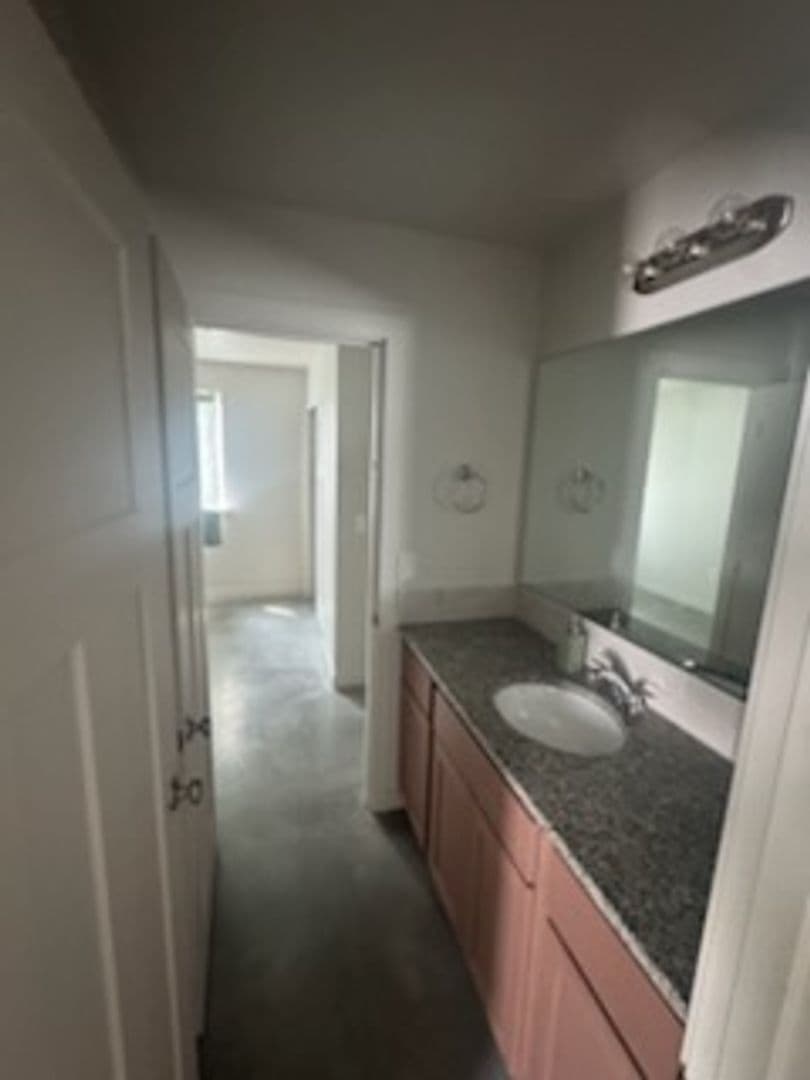 Stanfield House: 805 Tinley St