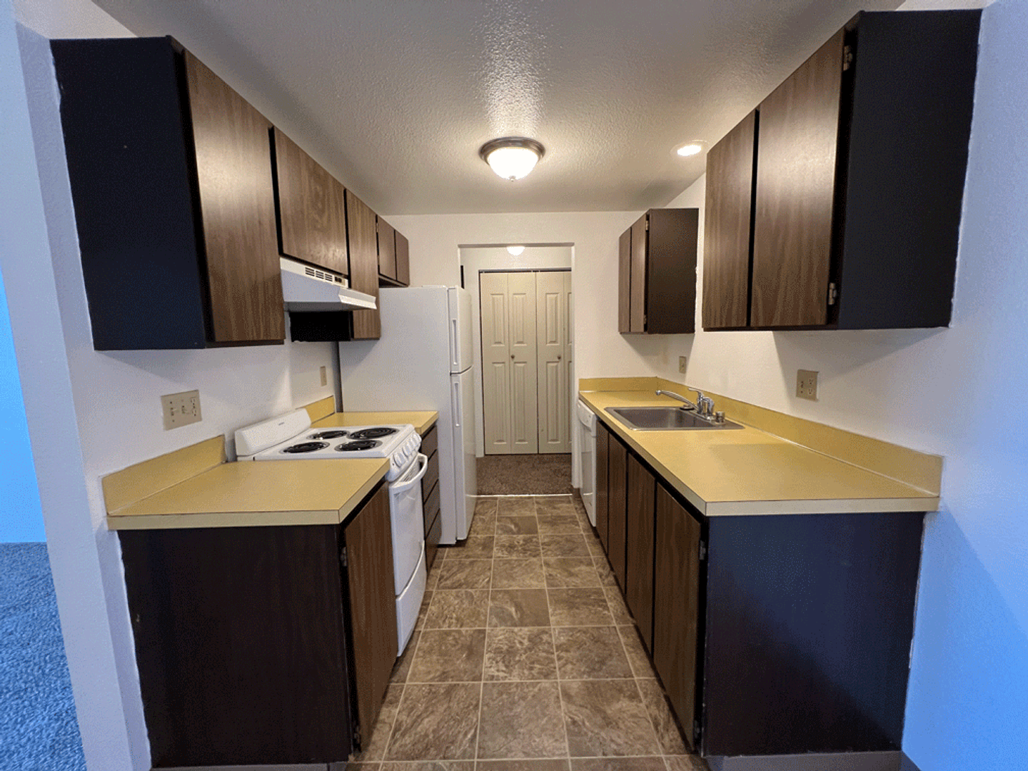 Umatilla Apartment: 605 Umatilla Ave