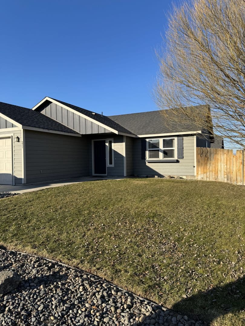 Umatilla House: 371 Bridgeport Ave