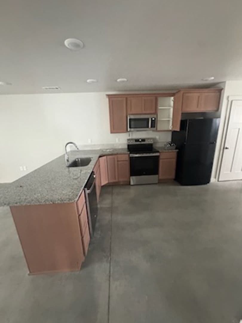 Stanfield House: 805 Tinley St