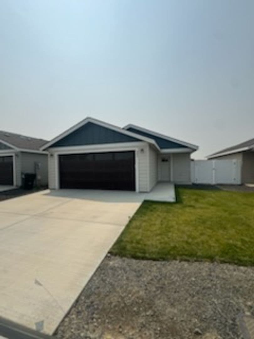 Stanfield House: 805 Tinley St