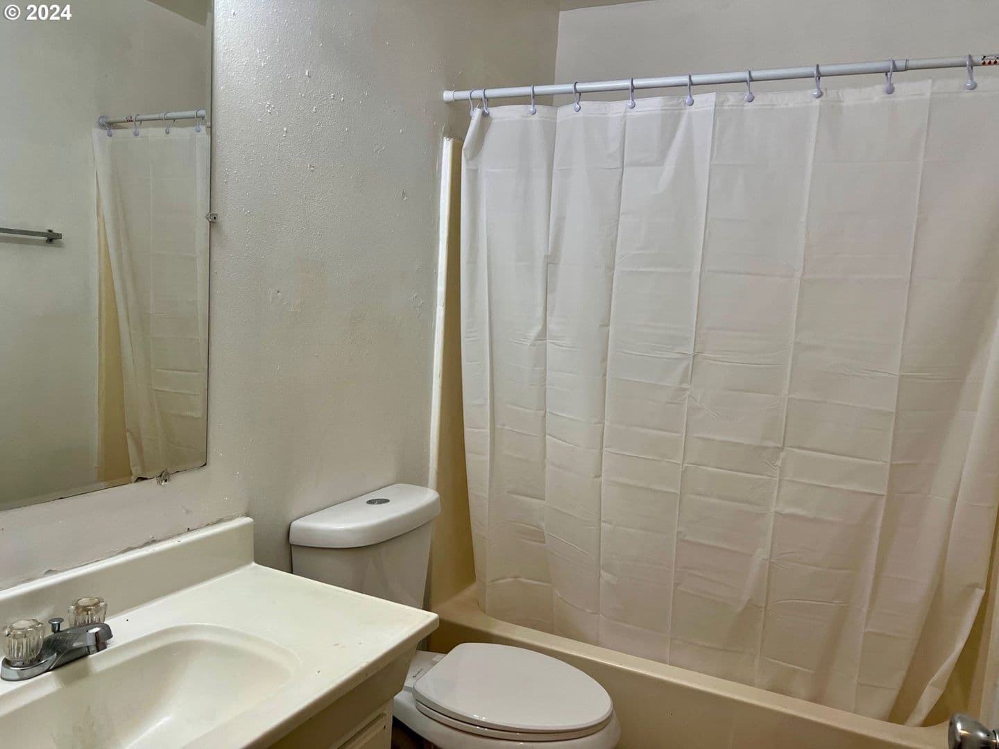 Pendleton Apartment: 610 SW Goodwin