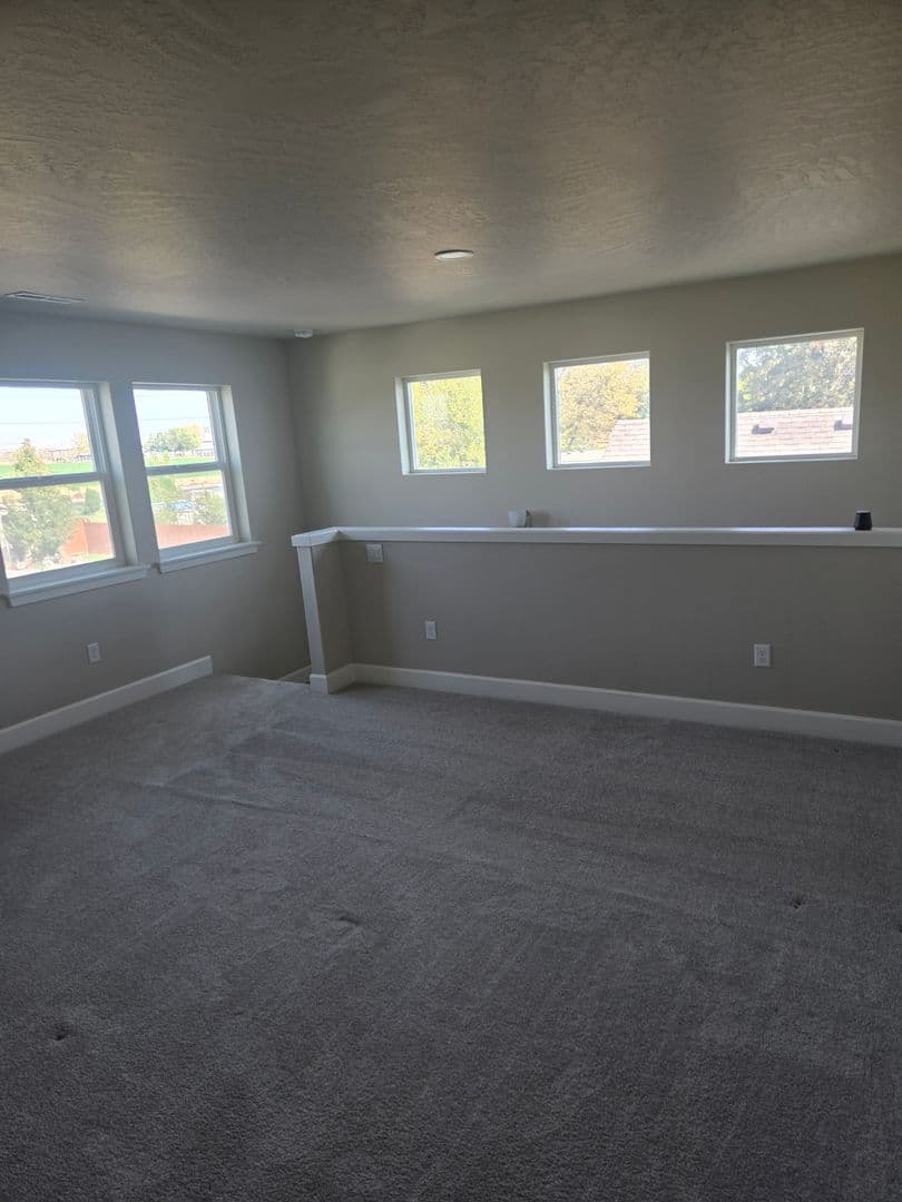 Hermiston House: 564 E Legacy Ave