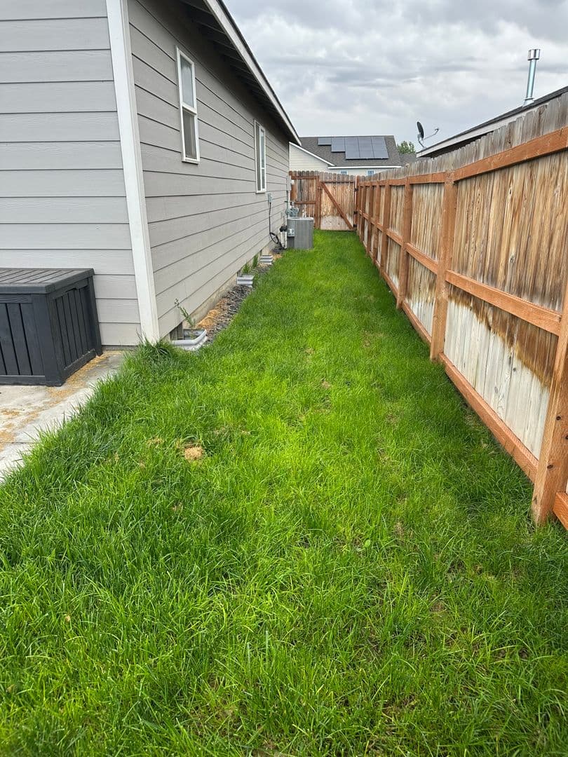 Hermiston House: 1995 NW 6th St
