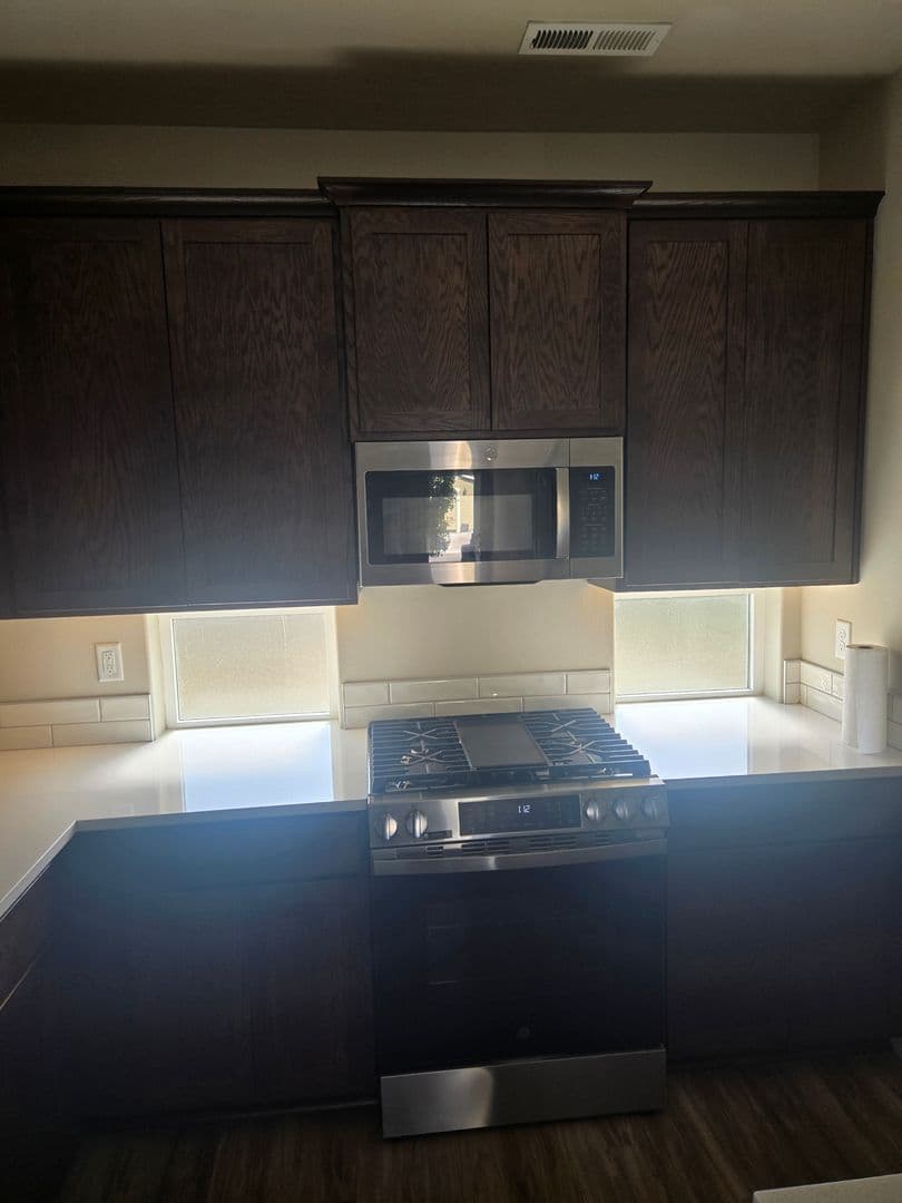 Hermiston House: 564 E Legacy Ave