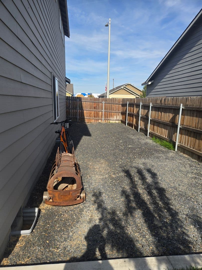 Hermiston House: 564 E Legacy Ave