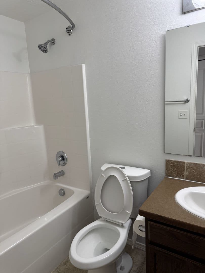 Umatilla House: 371 Bridgeport Ave
