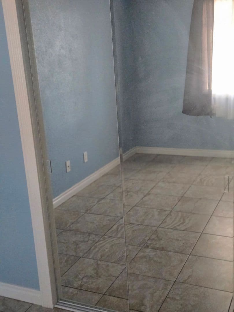 Hermiston House: 810 W Johns Ave