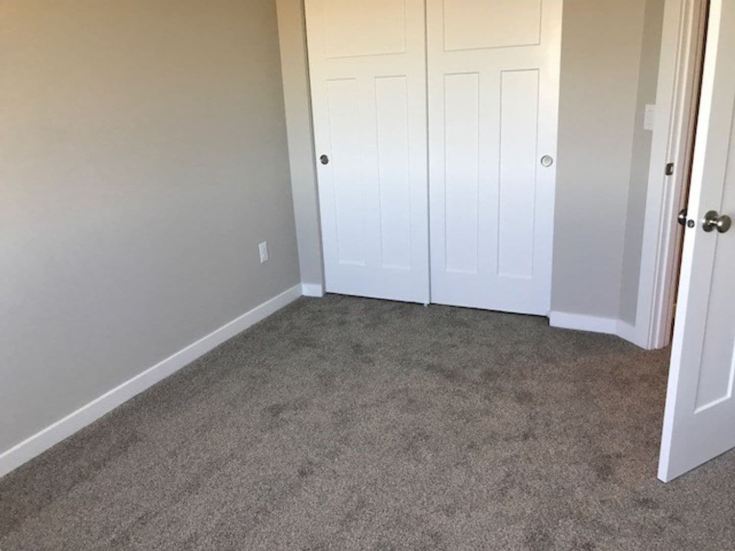 Hermiston House: 803 E Autumn Ave