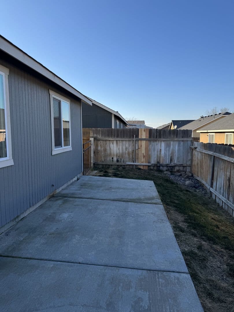 Umatilla House: 371 Bridgeport Ave