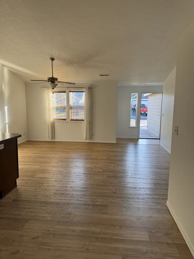 Umatilla House: 371 Bridgeport Ave