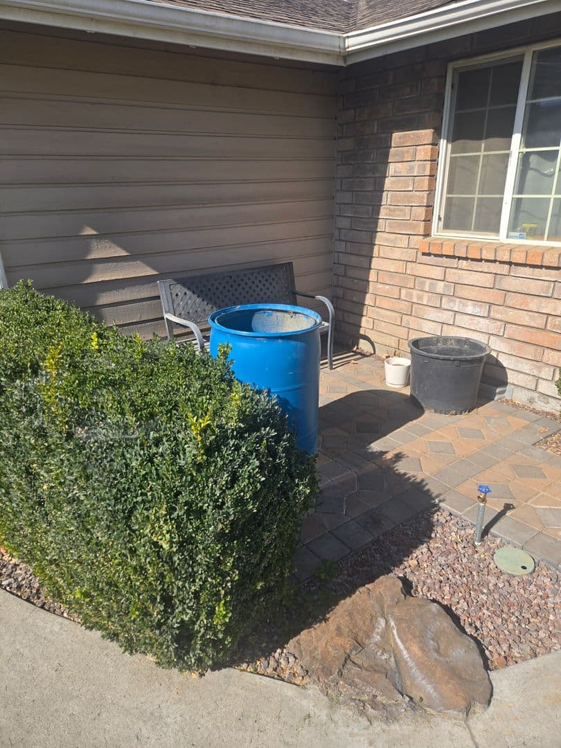 Hermiston House: 810 W Johns Ave