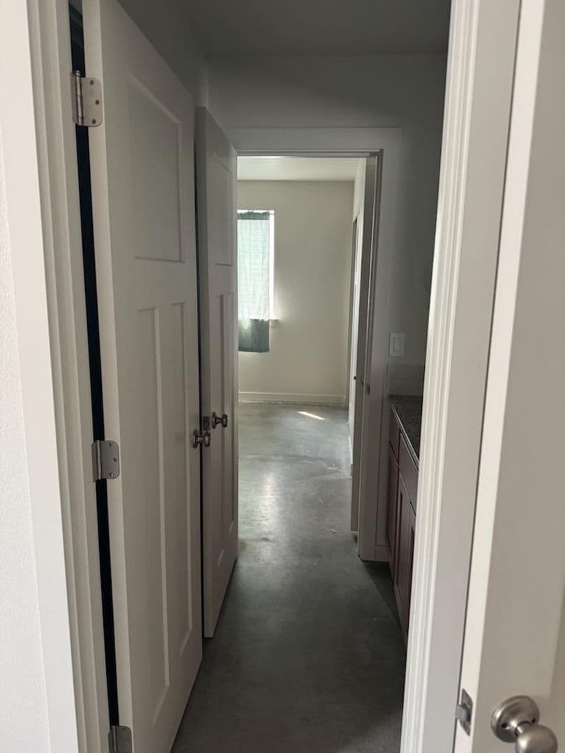 Stanfield House: 805 Tinley St