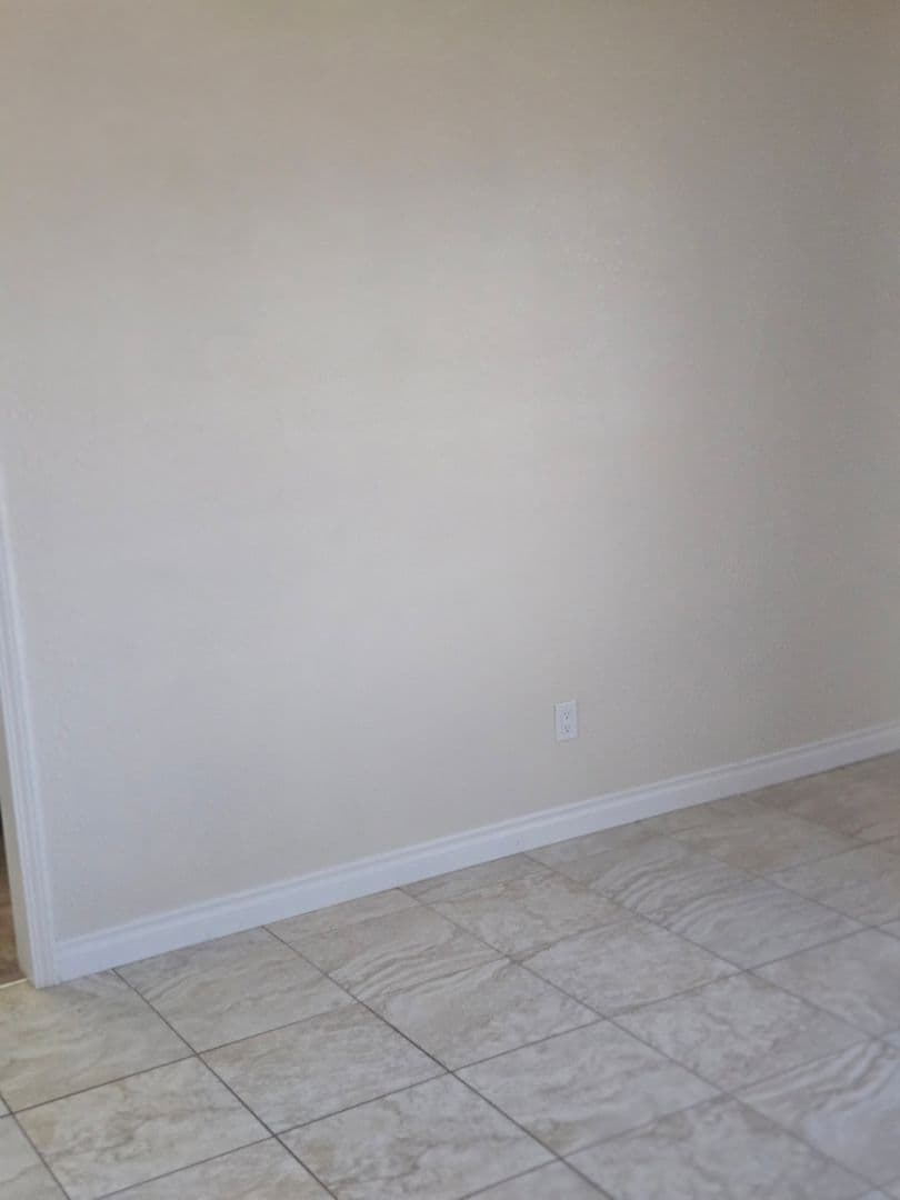 Hermiston House: 810 W Johns Ave