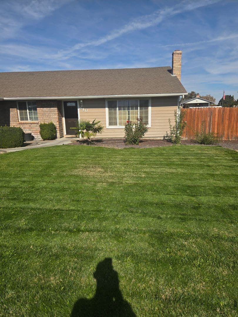 Hermiston House: 810 W Johns Ave