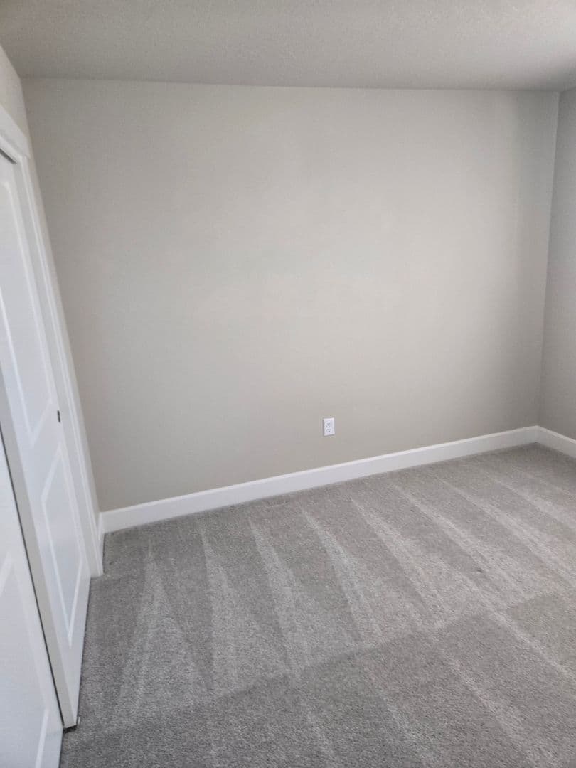 Hermiston House: 564 E Legacy Ave
