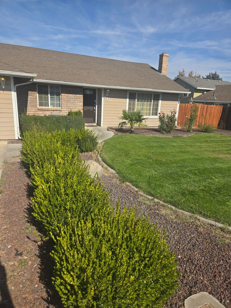 Hermiston House: 810 W Johns Ave
