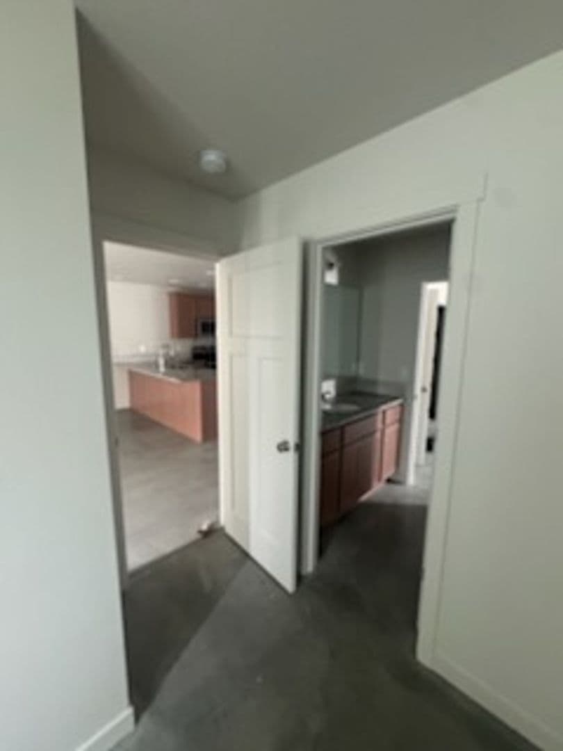 Stanfield House: 805 Tinley St