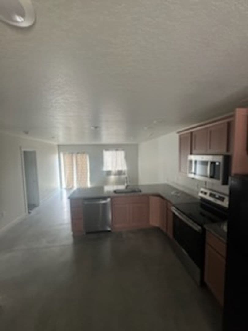 Stanfield House: 805 Tinley St