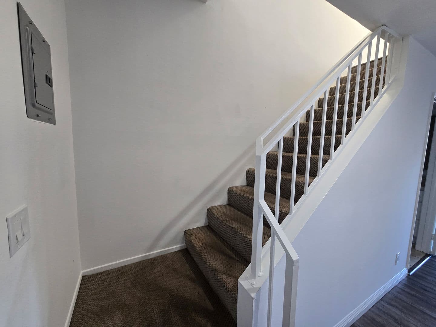 Los Angeles Apartment: 4424 South Centinela