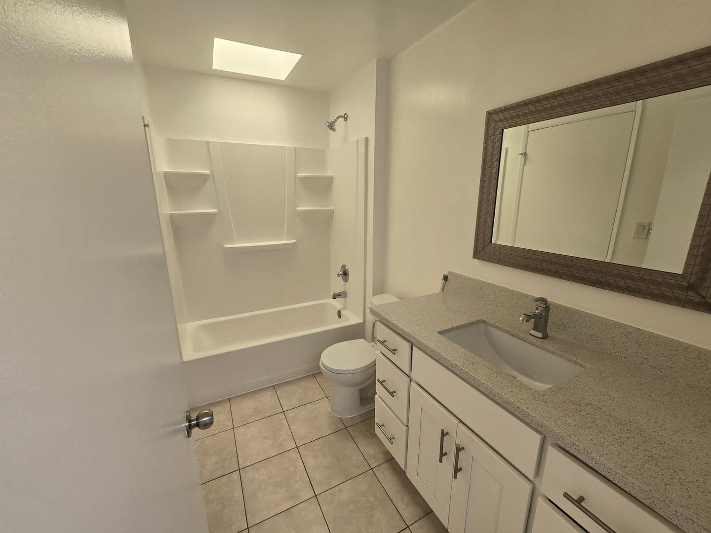 Los Angeles Apartment: 4424 South Centinela