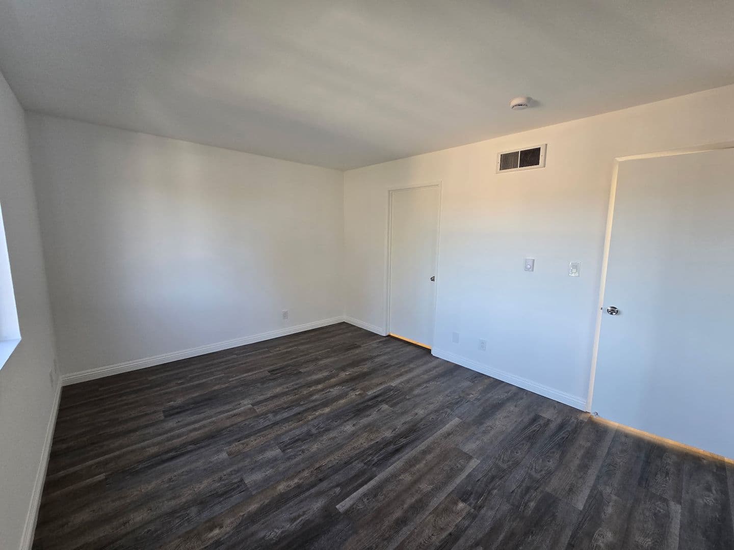 Los Angeles Apartment: 4424 South Centinela