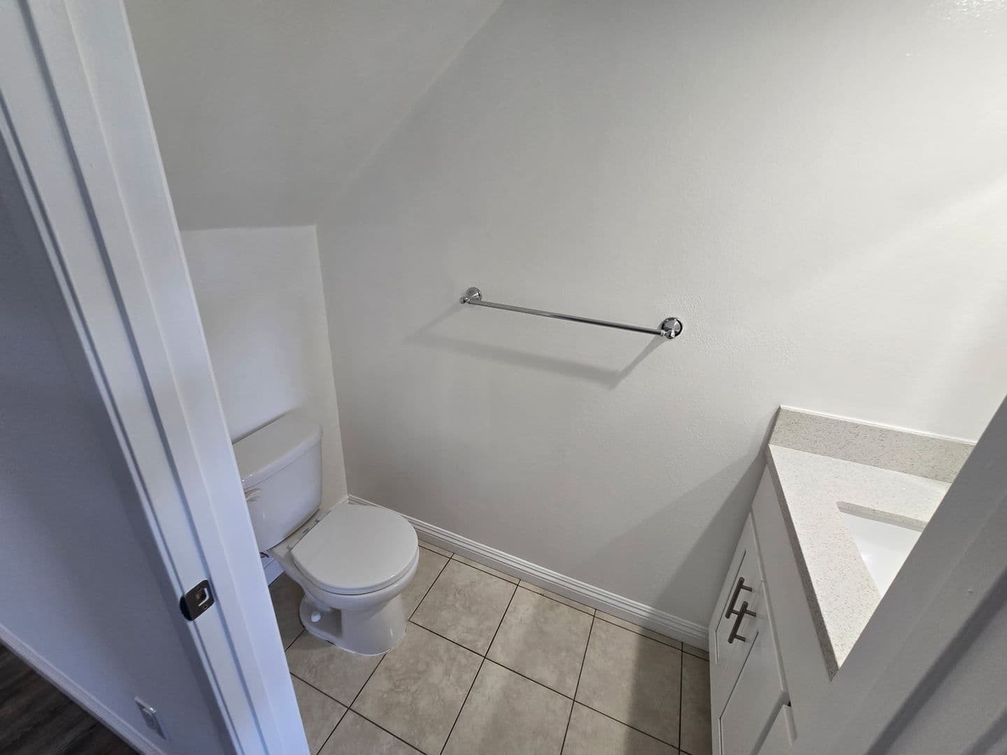 Los Angeles Apartment: 4424 South Centinela