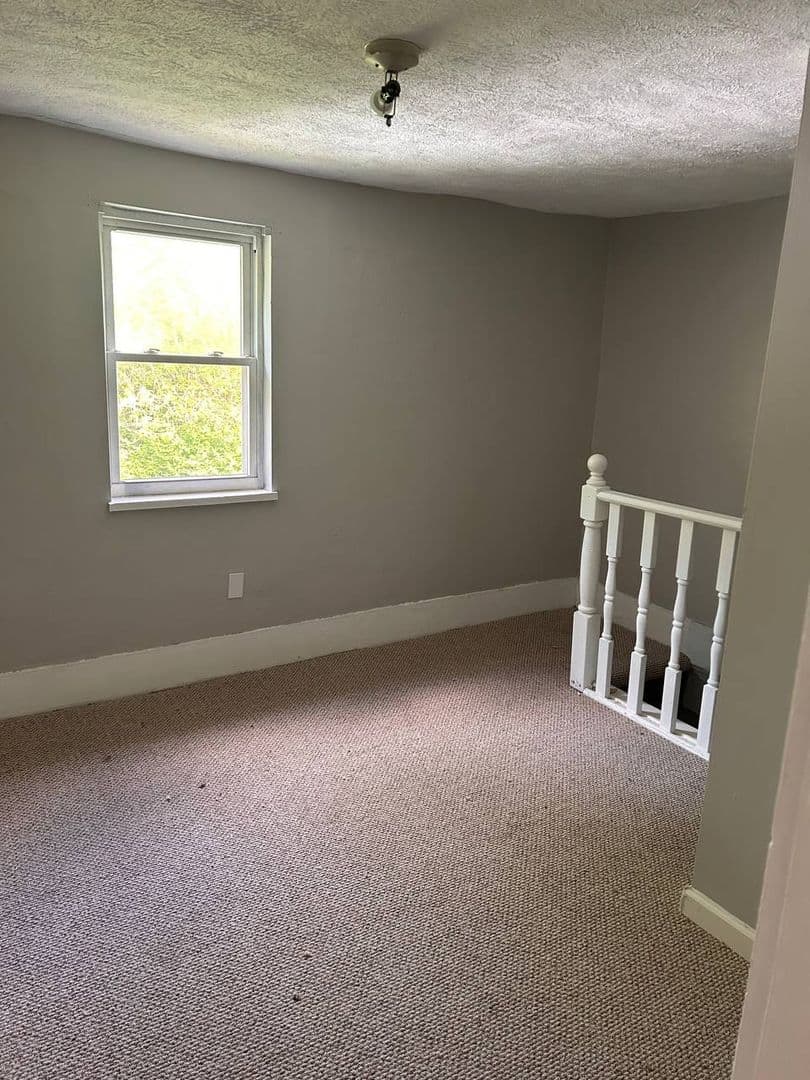 Dayton House: 8825 Meeker Rd
