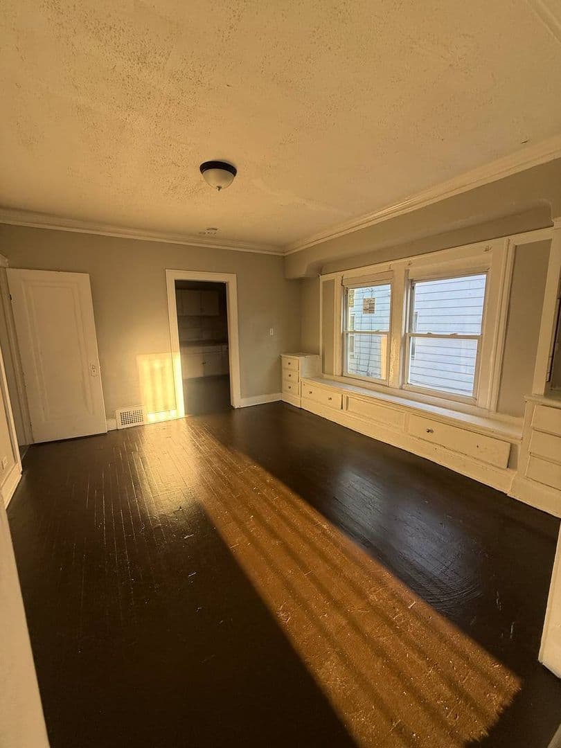 Cleveland Apartment: 3391 East 134th Street