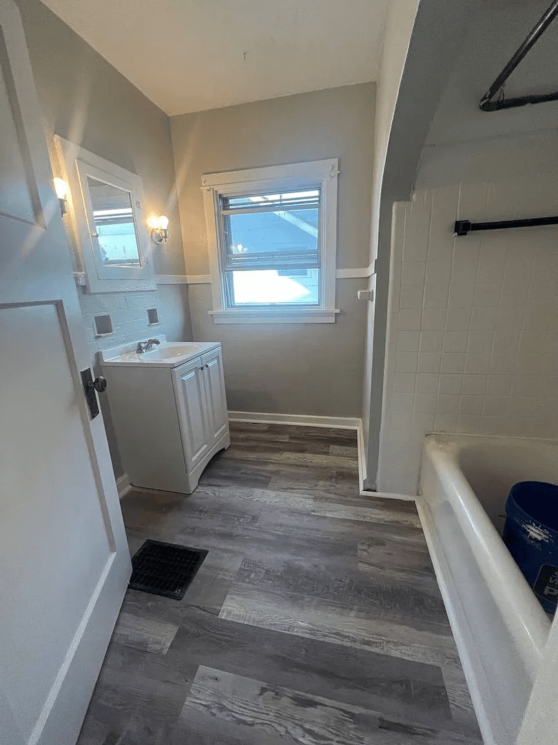 Dayton House: 1045 Philadelphia Dr