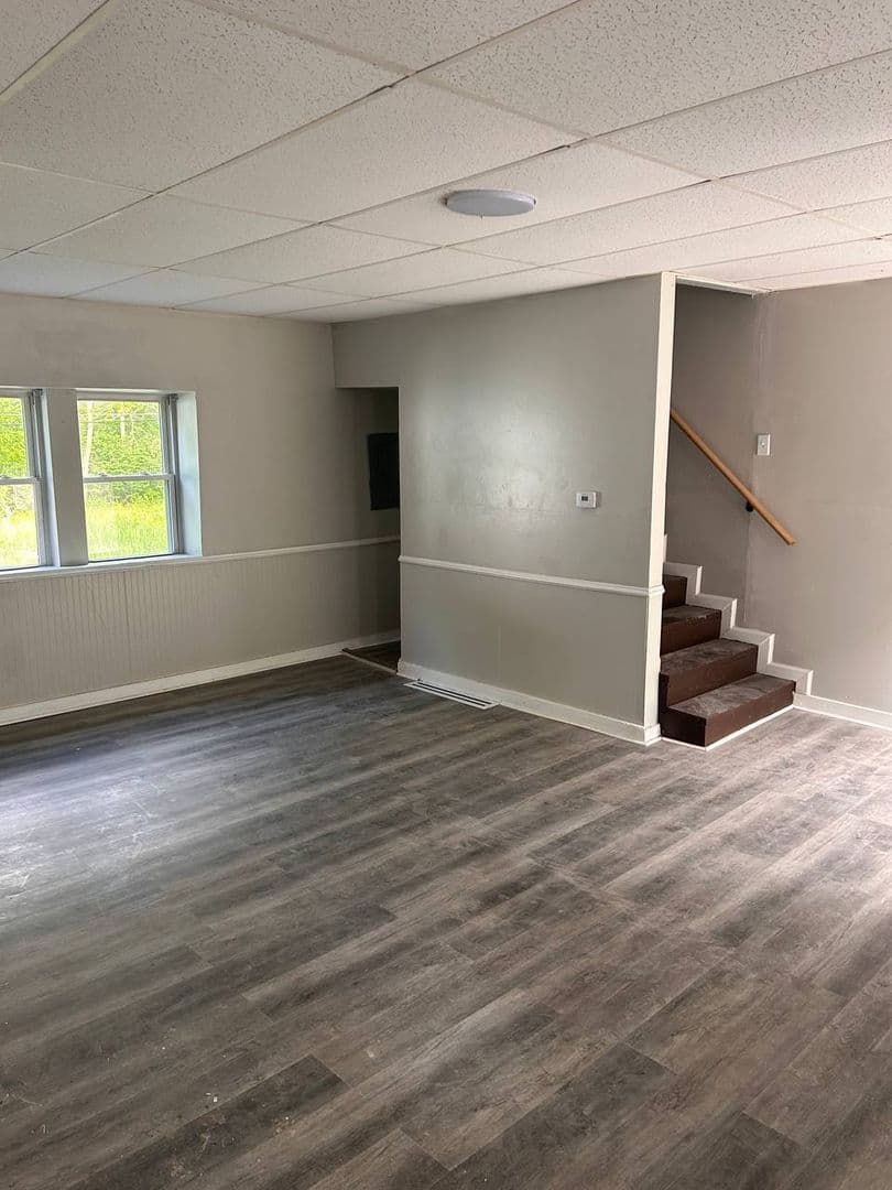 Dayton House: 8825 Meeker Rd
