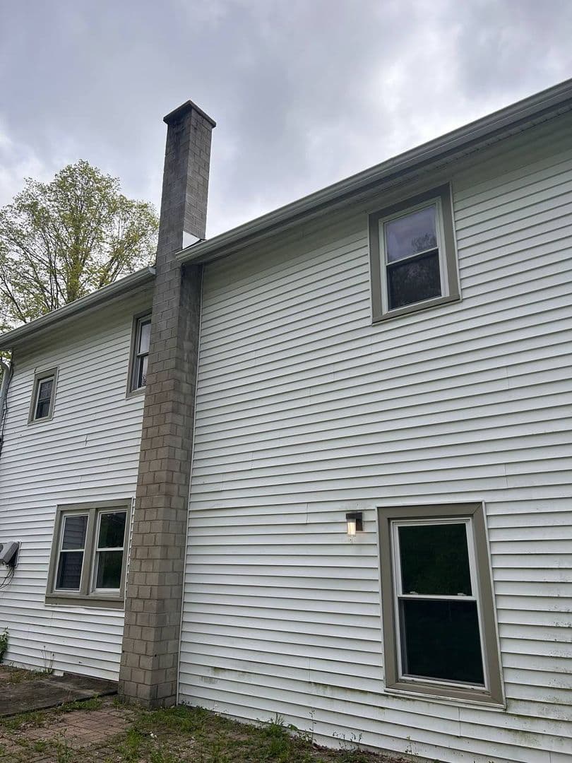 Dayton House: 8825 Meeker Rd