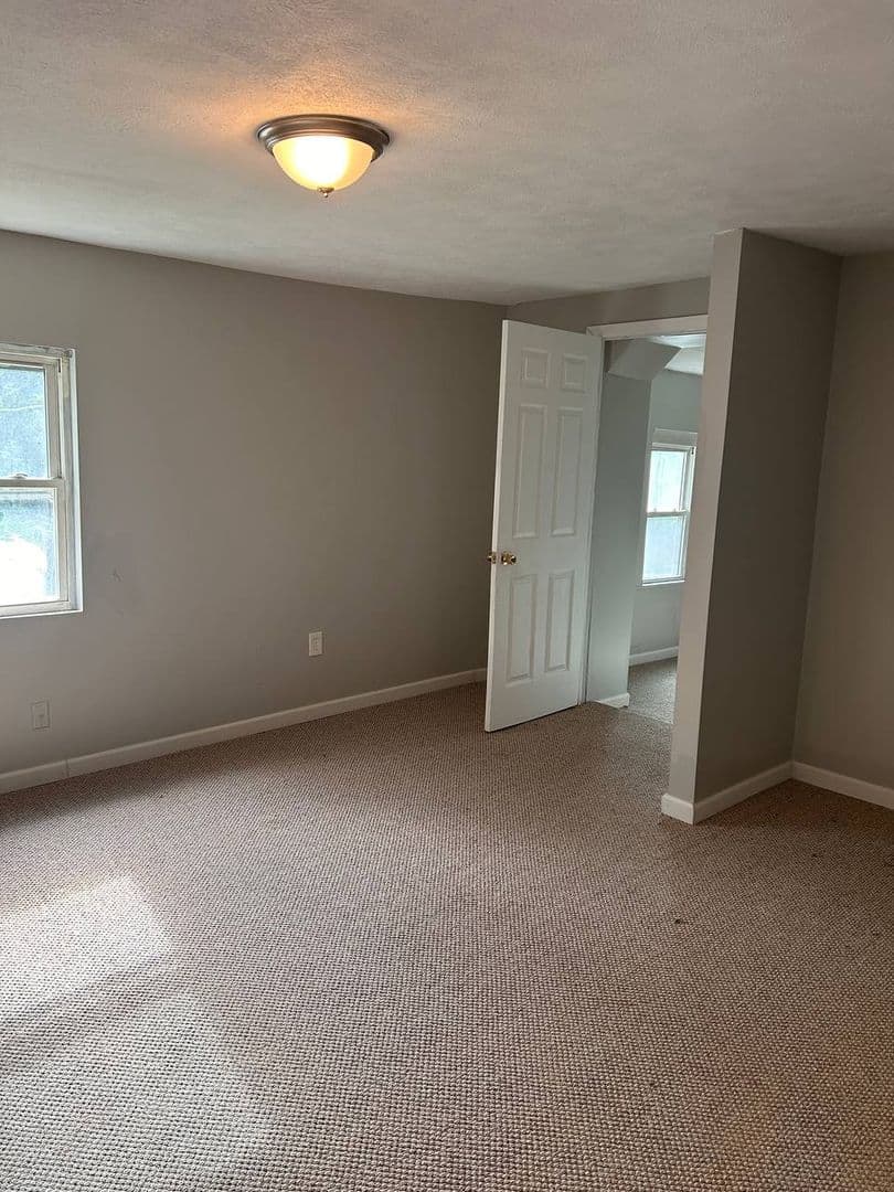 Dayton House: 8825 Meeker Rd