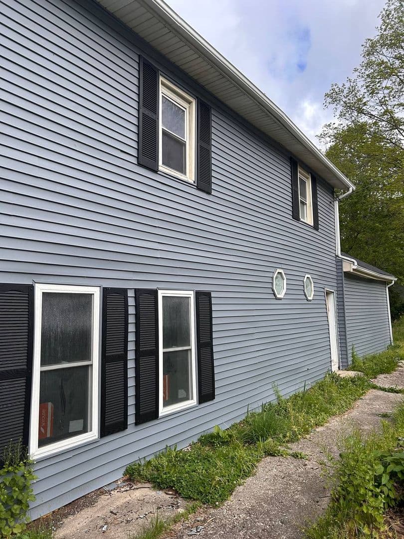 Dayton House: 8825 Meeker Rd