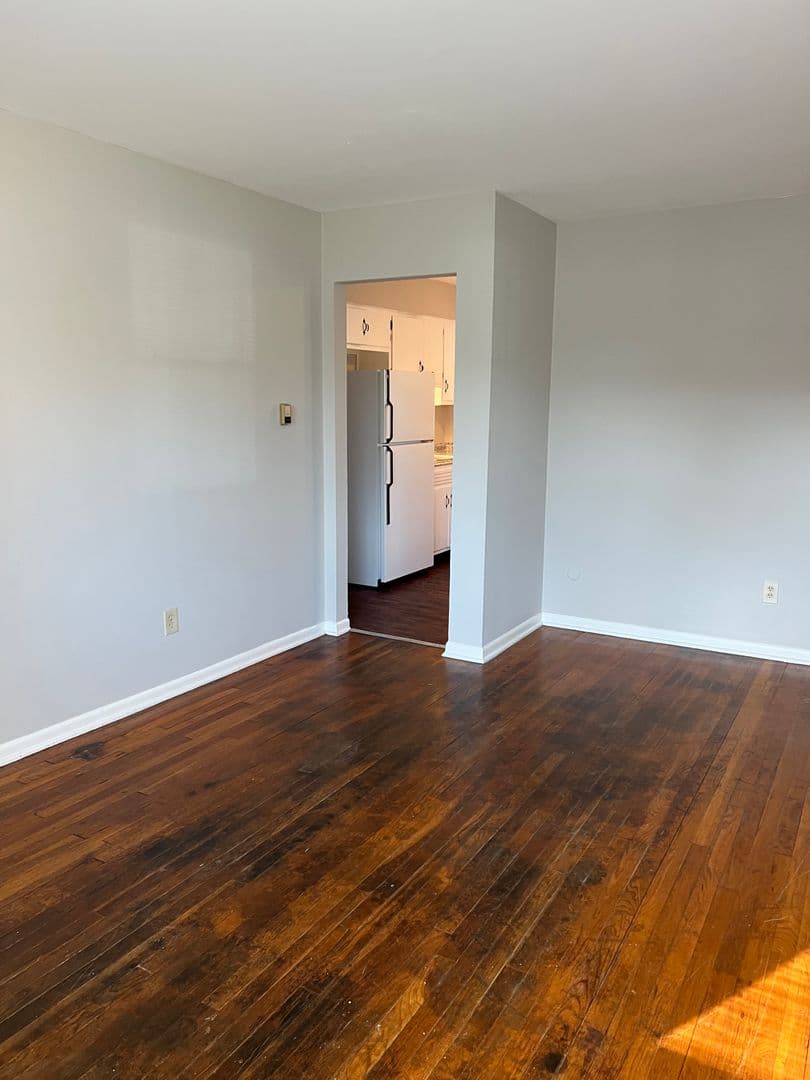 Columbus Apartment: 1171 Sanborn Place