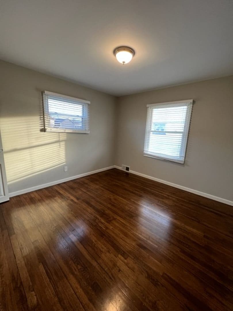 Columbus Apartment: 2818-2820 Allegheny Avenue
