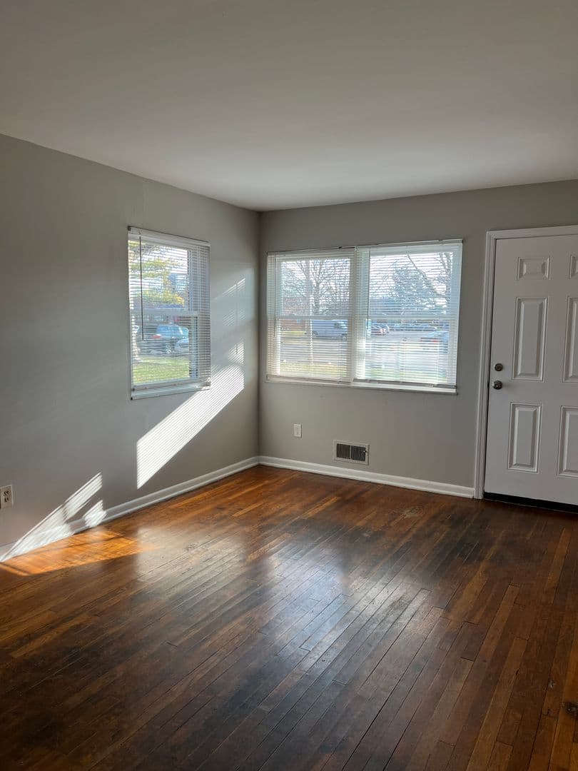 Columbus Apartment: 1171 Sanborn Place