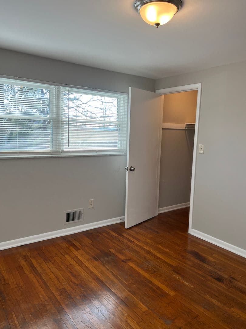 Columbus Apartment: 1171 Sanborn Place