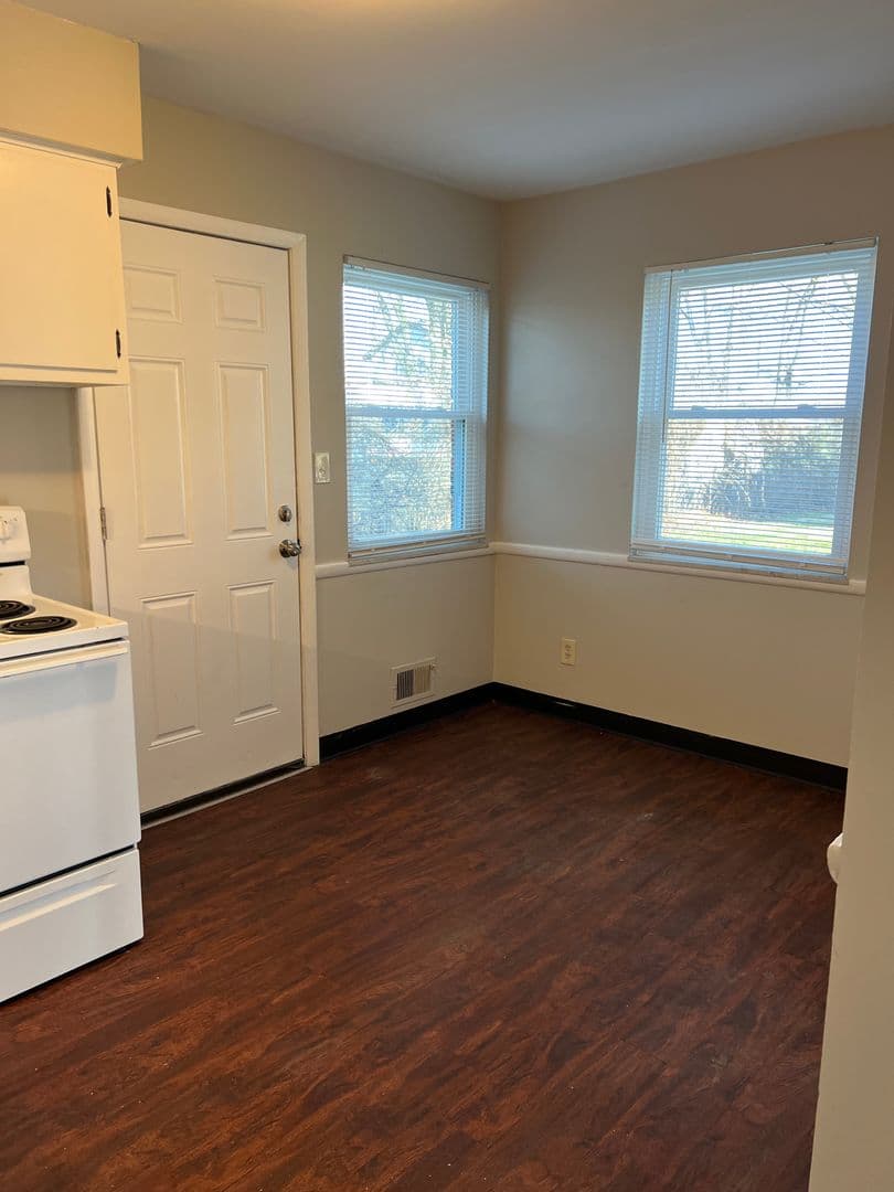 Columbus Apartment: 1171 Sanborn Place