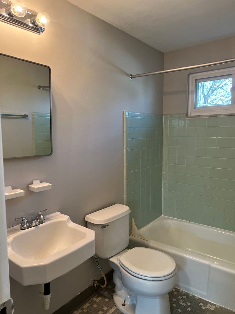 Columbus Apartment: 1171 Sanborn Place