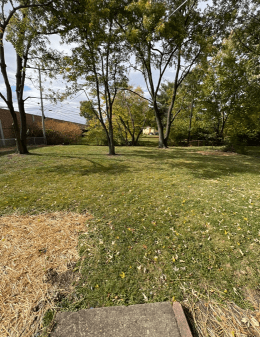 Columbus House: 1901 Zettler Road