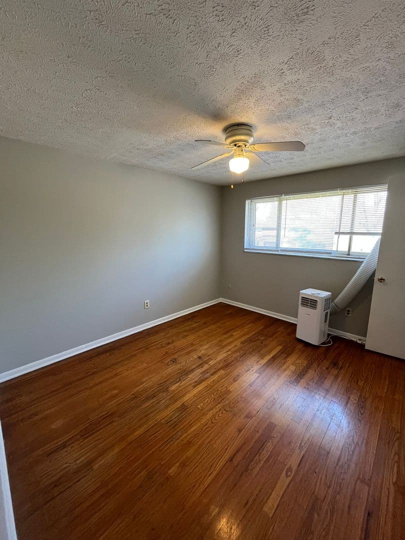 Columbus Apartment: 1171 Sanborn Place