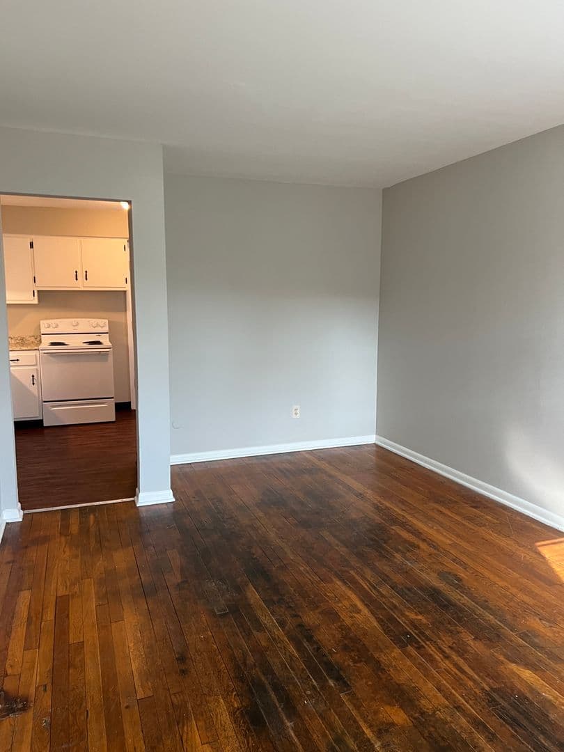 Columbus Apartment: 1171 Sanborn Place