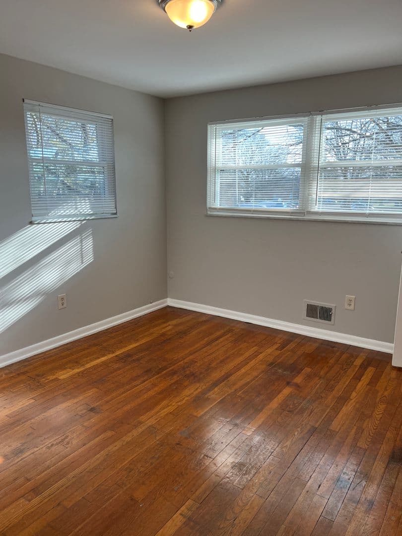 Columbus Apartment: 1171 Sanborn Place