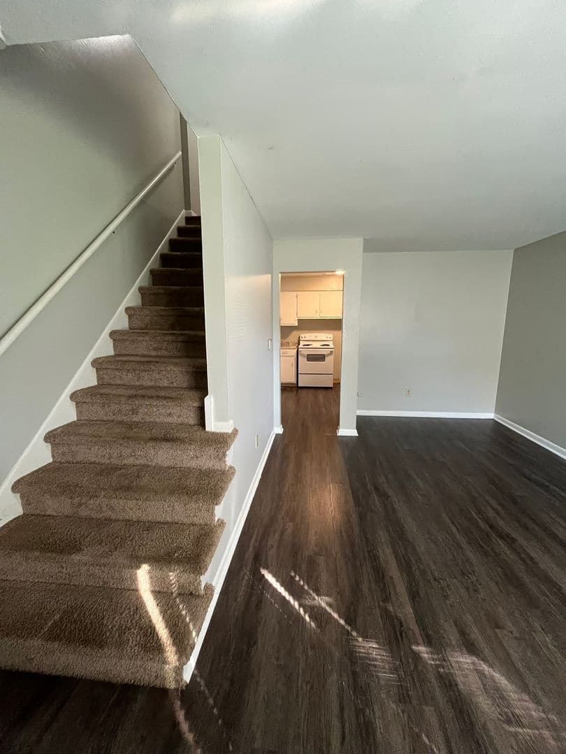 Columbus Apartment: 1171 Sanborn Place