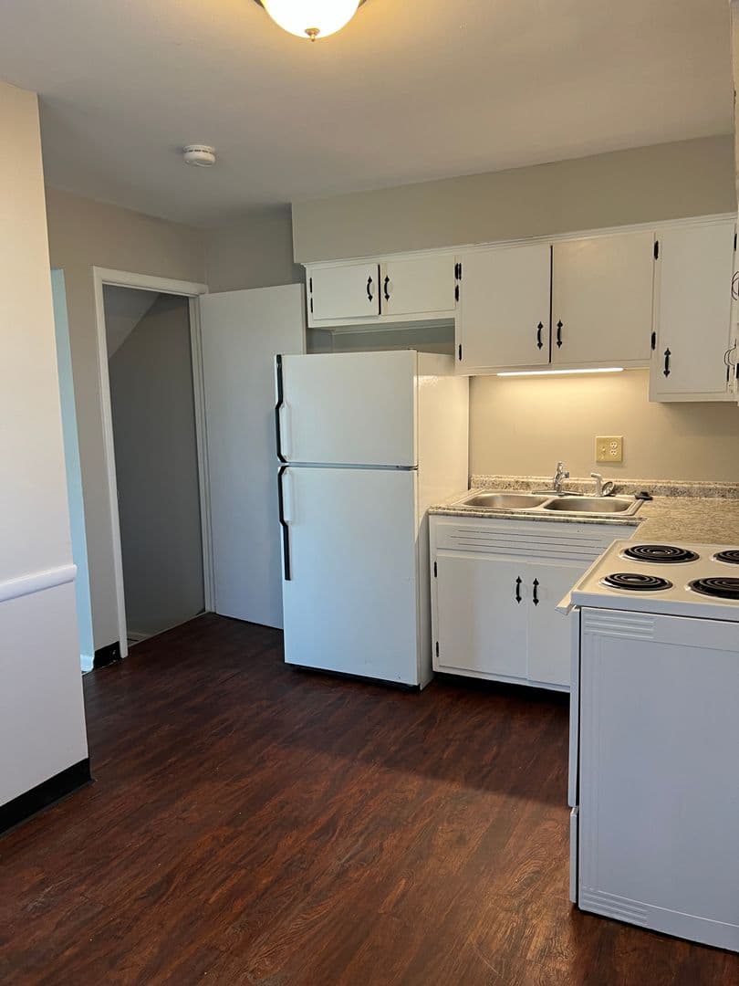Columbus Apartment: 1171 Sanborn Place