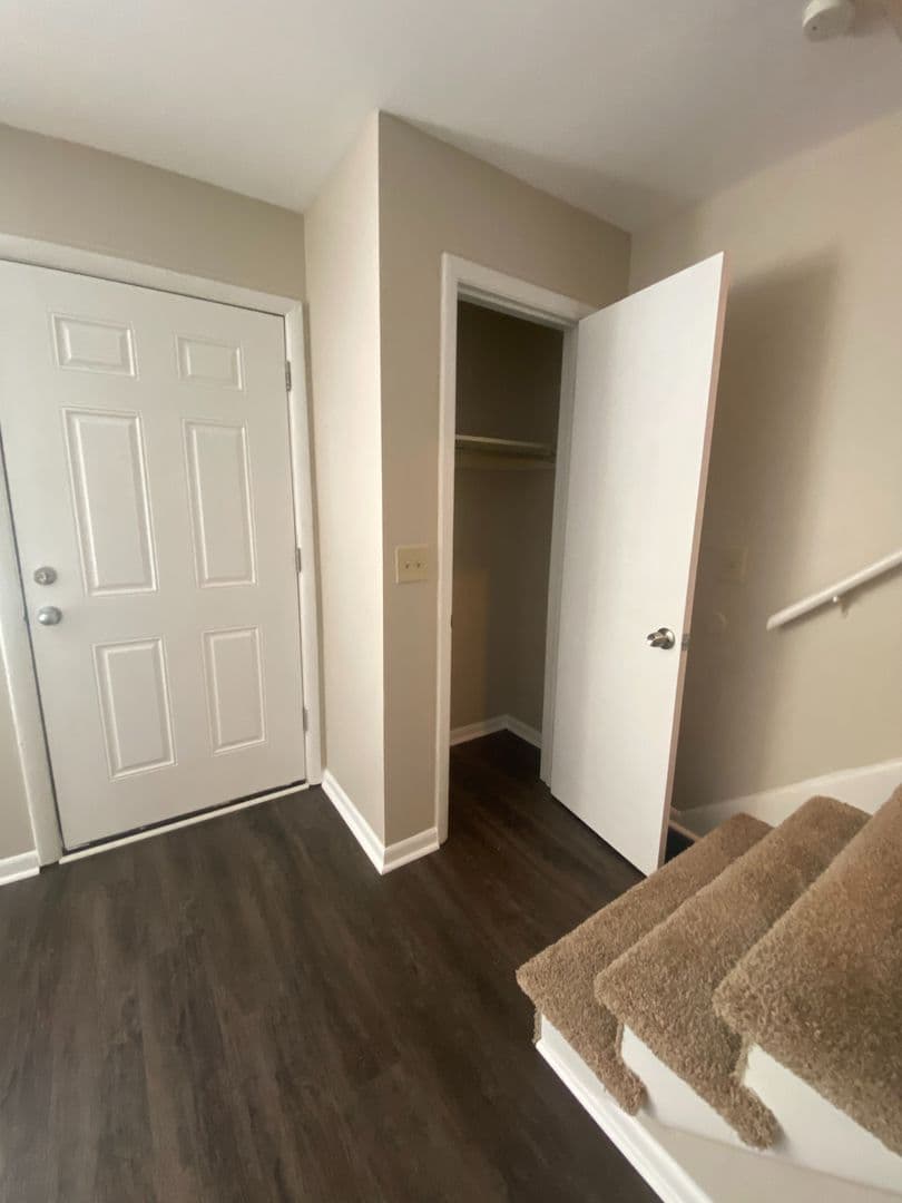 Columbus Apartment: 1171 Sanborn Place