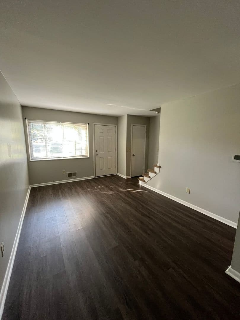 Columbus Apartment: 1171 Sanborn Place