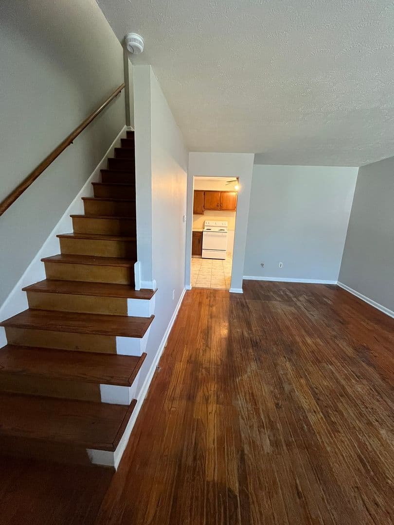 Columbus Apartment: 1171 Sanborn Place