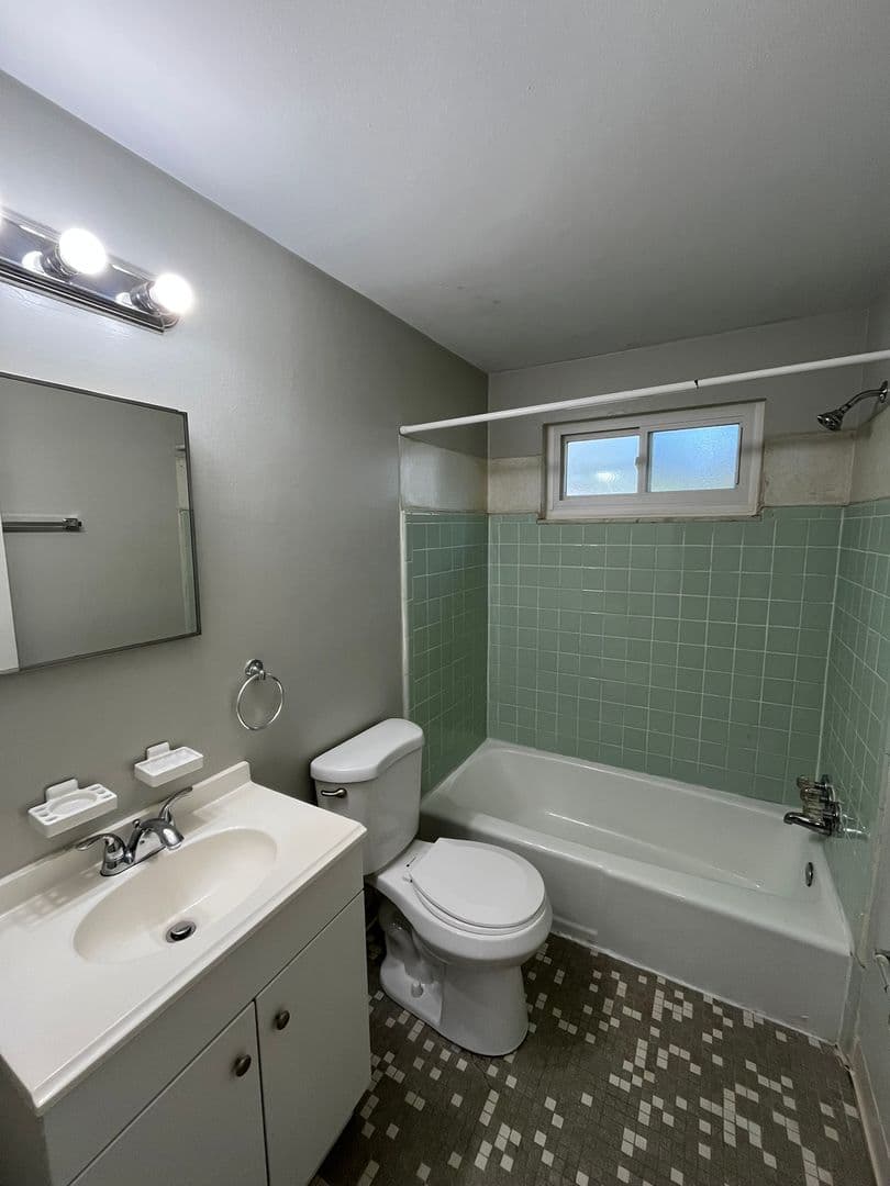 Columbus Apartment: 1171 Sanborn Place
